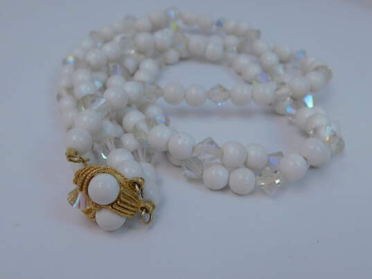 Vintage Gold Tone Aurora Borealis & White Costume Jewelry 90.0g image number 3