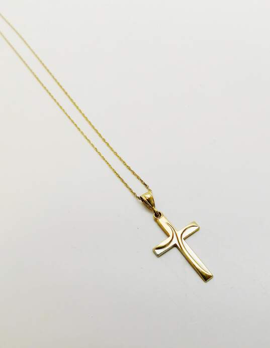 14K Yellow Gold Cross Pendant Necklace 1.3g image number 2