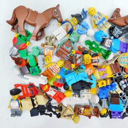 8.1 oz. LEGO Miscellaneous Minifigures Bulk Lot alternative image