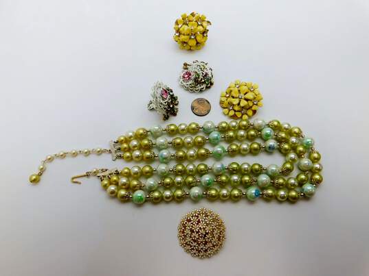 Vintage Weiss & Fashion Floral Pastel Beaded Necklace Clip On Earrings & Brooch 130.8g image number 6