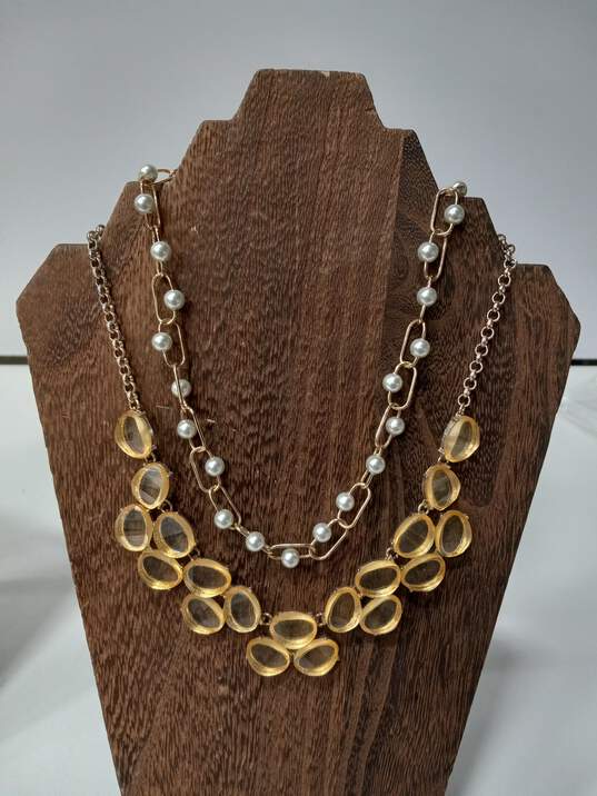 5 Piece Elegant Gold Tone Jewelry Bundle image number 4