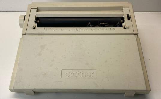 Brother Electronic Typewriter AX-350 image number 4