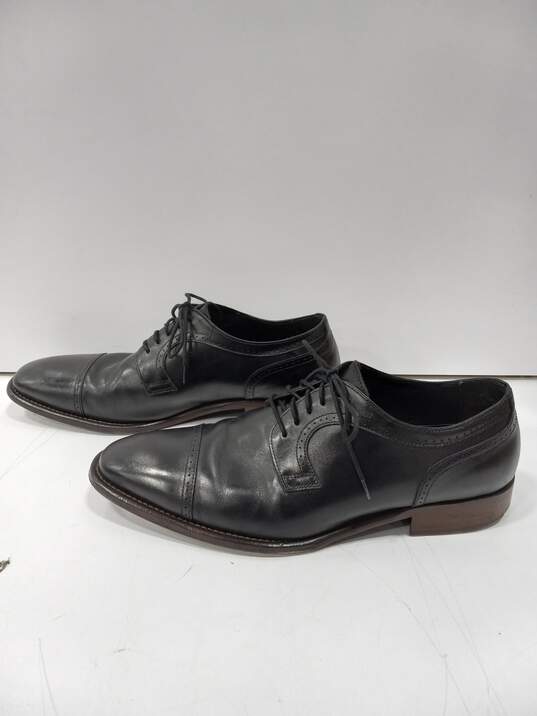 Johnston & Murphy Men's Black Leather Dress shoes Size 9.5 image number 2