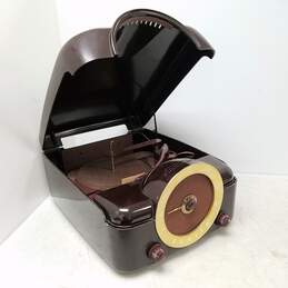 Zenith Bakelite Cobra Matic Tube Radio Phonograph Record Player
