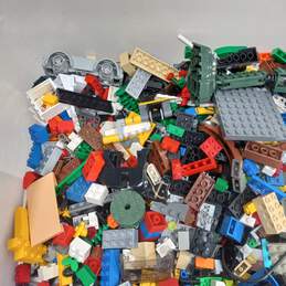 Bundle of 7lbs of Assorted Lego Building Bricks