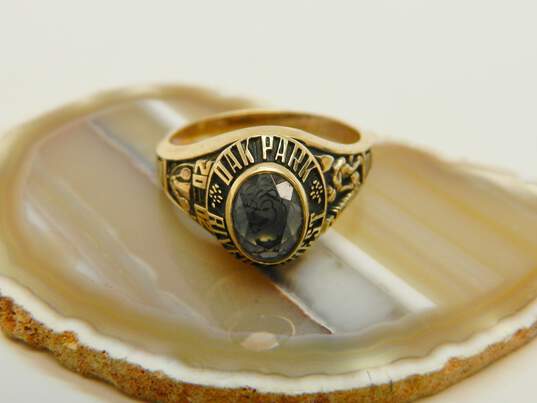 Vintage 10K Yellow Gold Synthetic Aquamarine Class Ring 6.3g image number 1