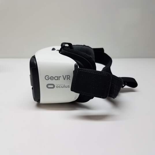 Samsung Gear VR Oculus - Missing Front Cover - NOT TESTED. image number 2