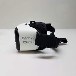 Samsung Gear VR Oculus - Missing Front Cover - NOT TESTED. alternative image