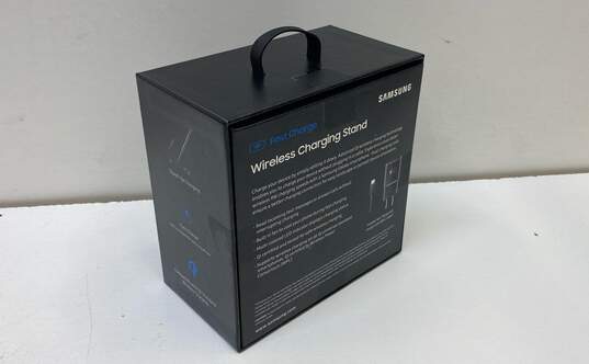 Samsung Fast Charge Wireless Charging Stand image number 8