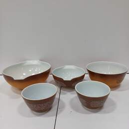 Bundle of 5 Pyrex Vintage Mixing Bowls And Dishes