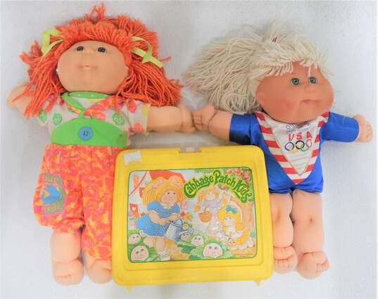 Cabbage Patch Kids Crimped Hair Kissin Kids 96 Olympics Dolls Vntg Mini Dolls & Lunchbox image number 1