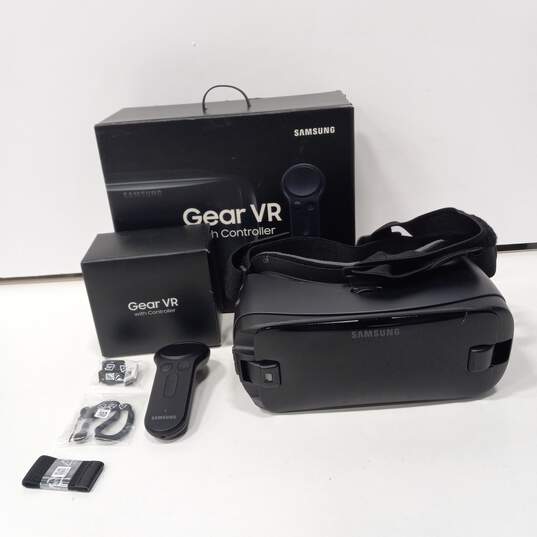 Samsung Gear VR IOB image number 1