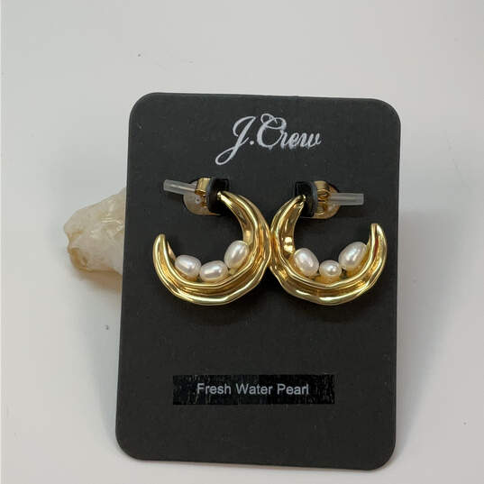 Designer J. Crew Gold-Tone Anya Nested Fresh Water Pearl Hoop Earrings image number 2