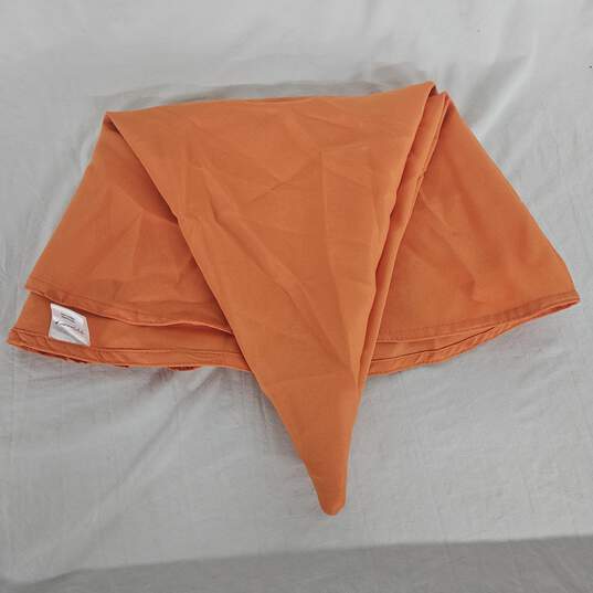 Circular Orange Tablecloth image number 3