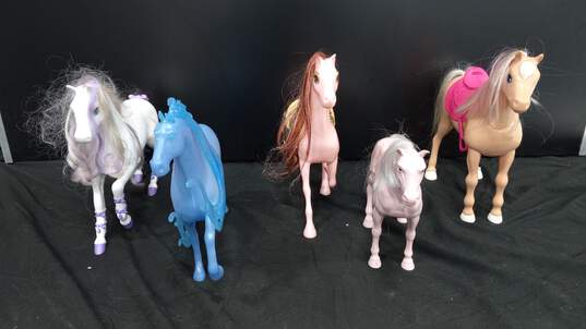 Mixed Lot Of Plastic Toy Horse image number 2