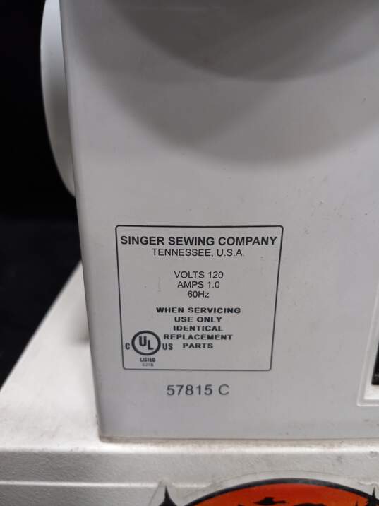 Singer 57815 C Sewing Machine image number 6