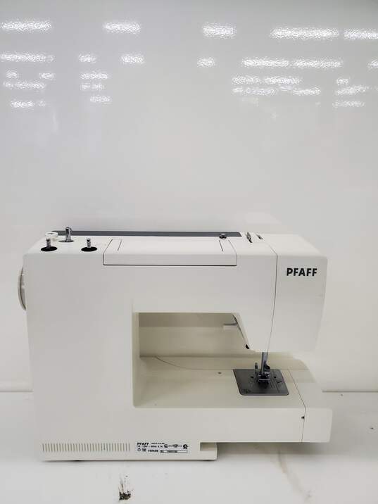 Pfaff Hobby 1022 Sewing Machine Untested image number 2
