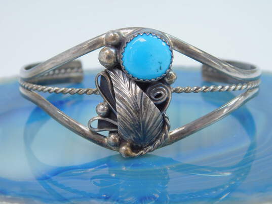 Signed Jameson Lee Navajo 925 Turquoise Cabochon Feather Spiral & Granulated Rope Split Shank Cuff Bracelet 14.7g image number 2