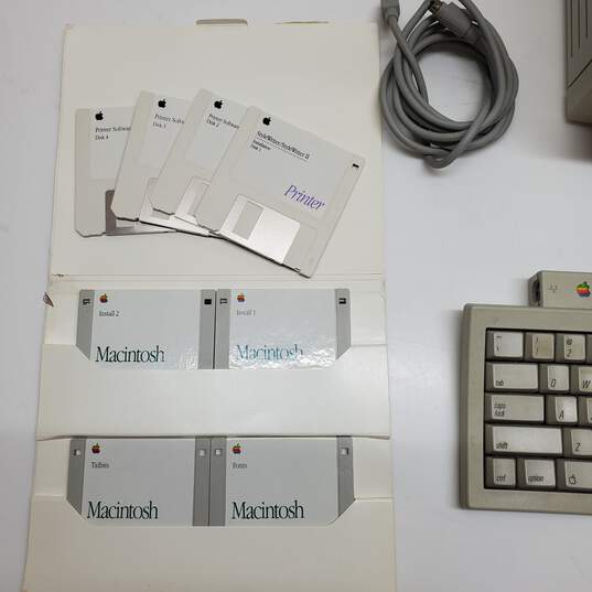 Apple Macintosh Classic II M4150 Keyboard Mouse Microphone Cables Software WORKS image number 6