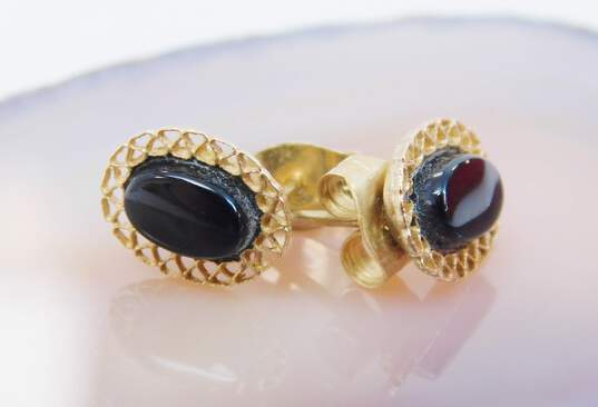 14K Gold Onyx Cabochon Spun Scrolled Oval Post Earrings 0.9g image number 1