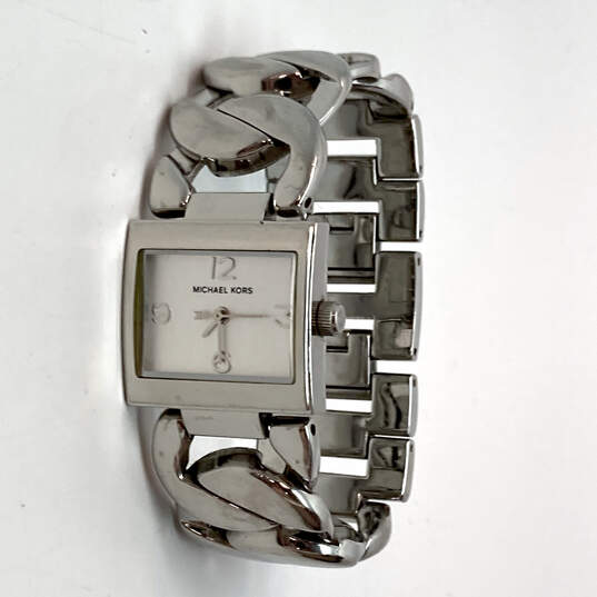 Designer Michael Kors Silver-Tone Chain Starp Square Dial Analog Wristwatch image number 1