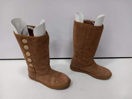 Ugg Boots Womens  Sz 6 image number 2