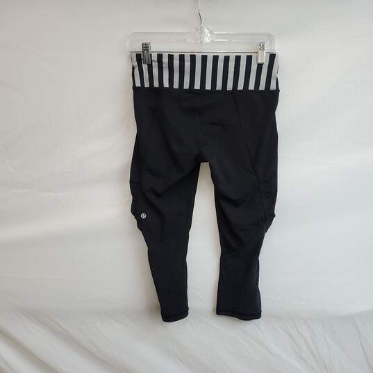 Lululemon Black & light gray Striped Capri Leggings WM Size 6 image number 2