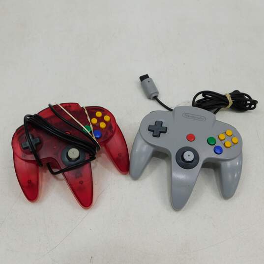 Nintendo 64 w/ 3 Games and 2 Controllers image number 14