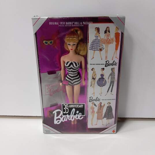 Vintage Mattel (1993) Original 1959 35th Anniversary Doll IOB image number 1