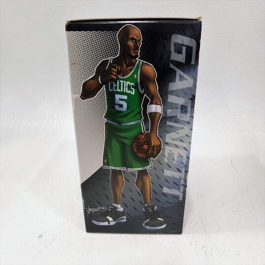 Sealed NBA All Star Vinyl Kevin Garnett Boston Celtics Figure image number 3