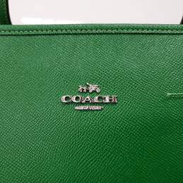 Coach City Zip Green Crossgrain Leather Tote Bag alternative image