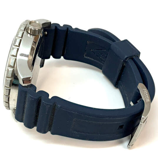 Designer Fossil BQ-1623 Silver-Tone Stainless Steel Round Analog Wristwatch image number 3