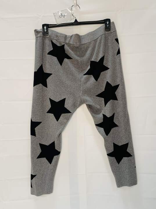 Women's Grey And Black Stars  Torrid Joggers Size: 4 image number 1