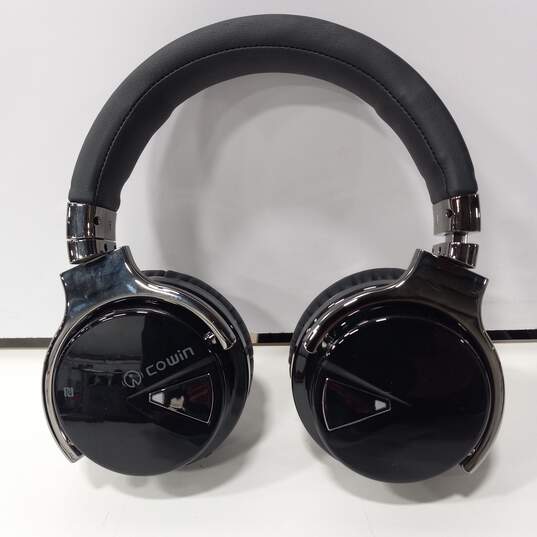 COWIN Headphones in Bag image number 3