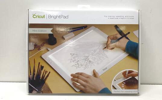 Cricut Bright Pad Tracing Lightpad image number 1