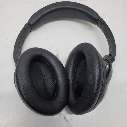 Bose QC15 Acoustic Noise Cancelling Headphones in Case image number 3