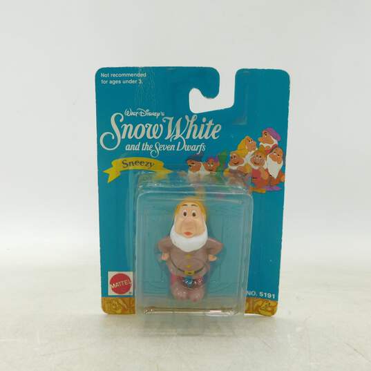 3 Snow White & The 7 Dwarfs Figures image number 4