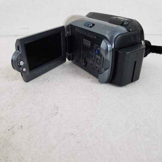 UNTESTED JVC GZ-MG27 20 GB Camcorder image number 2