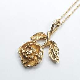 14k Gold Rose Pendant Necklace 1.7g alternative image