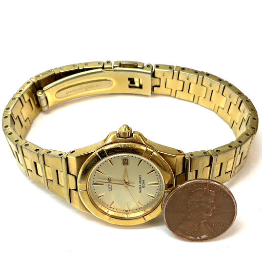 Designer Seiko V782-0820 Gold-Tone Chain Strap Round Dial Analog Wristwatch image number 2