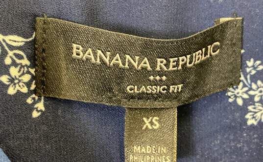 Banana Republic Blue Print Sleeveless Blouse - Size X Small image number 3