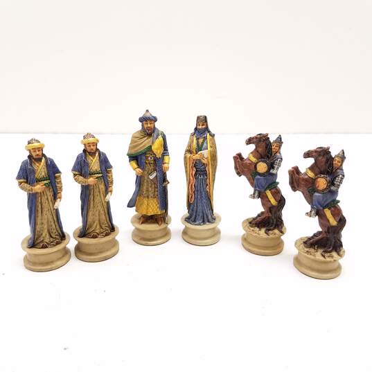 Veronese Chessmen and Chess Board Bundle image number 2