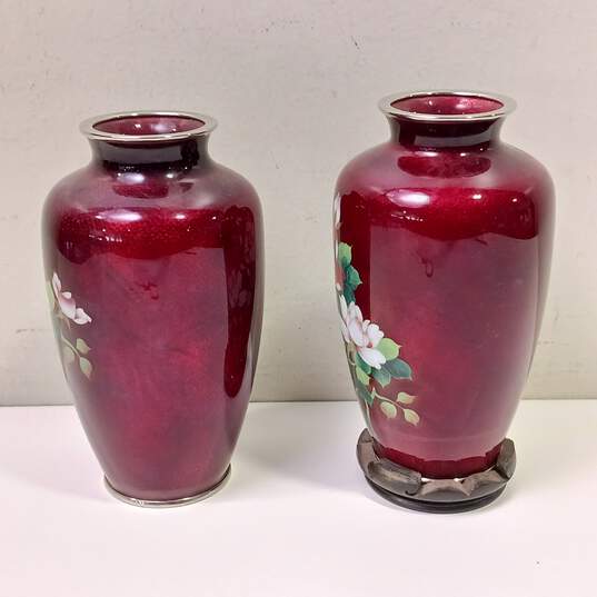 Vintage Japanese Cloisonne Vases Pair Ginbari Pigeon Blood Enamel Roses image number 2