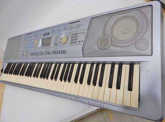 Yamaha Model DGX-202 Electronic Keyboard/Piano w/ Yamaha Power Adapter image number 3