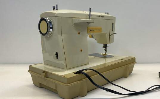 Sears Kenmore Sewing Machine Model 158 image number 4