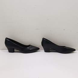 Ladies Black Wedge Heels Size 8.5 alternative image