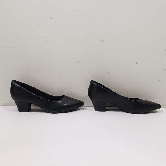 Ladies Black Wedge Heels Size 8.5 image number 2