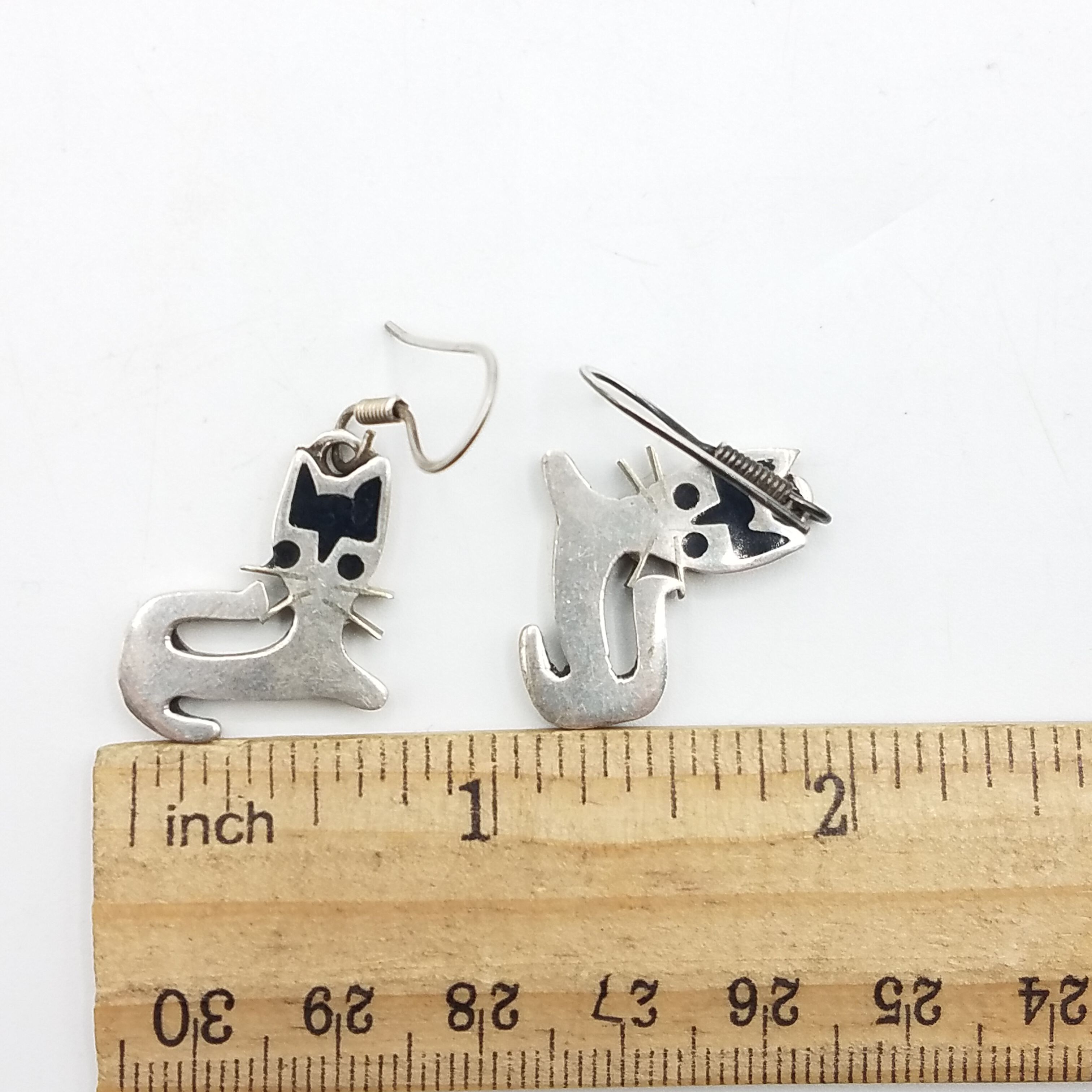 Buy the 925 Mexico Silver & Onyx Vintage Cat Earrings | GoodwillFinds