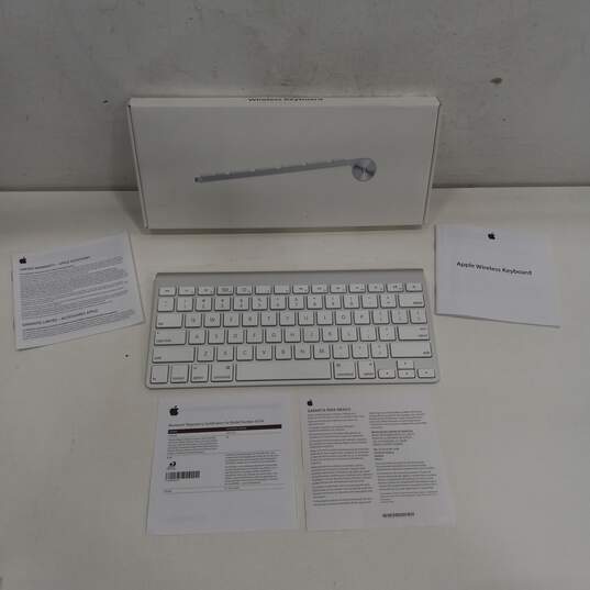 Apple Wireless Keyboard Model A1314 - IOB image number 1