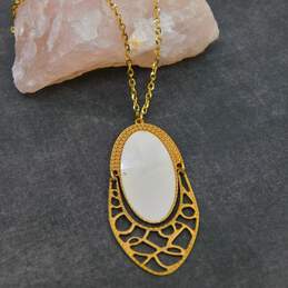 14K Yellow Gold Mother Of Pearl Unique Pendant Necklace 4.3g